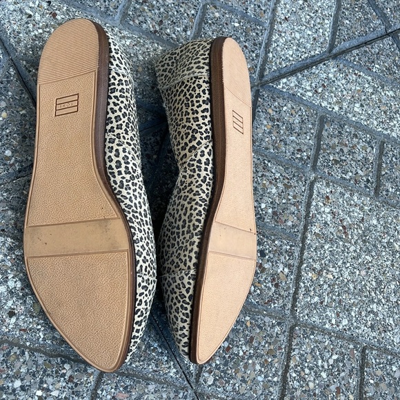 Toms Julies Leopard Print Suede Ballet Flat shoes Desert Tan Size 8 - Picture 2 of 5